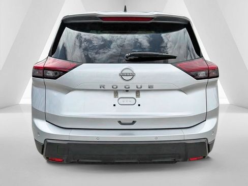 Used 2024 Nissan Rogue S FWD image 6