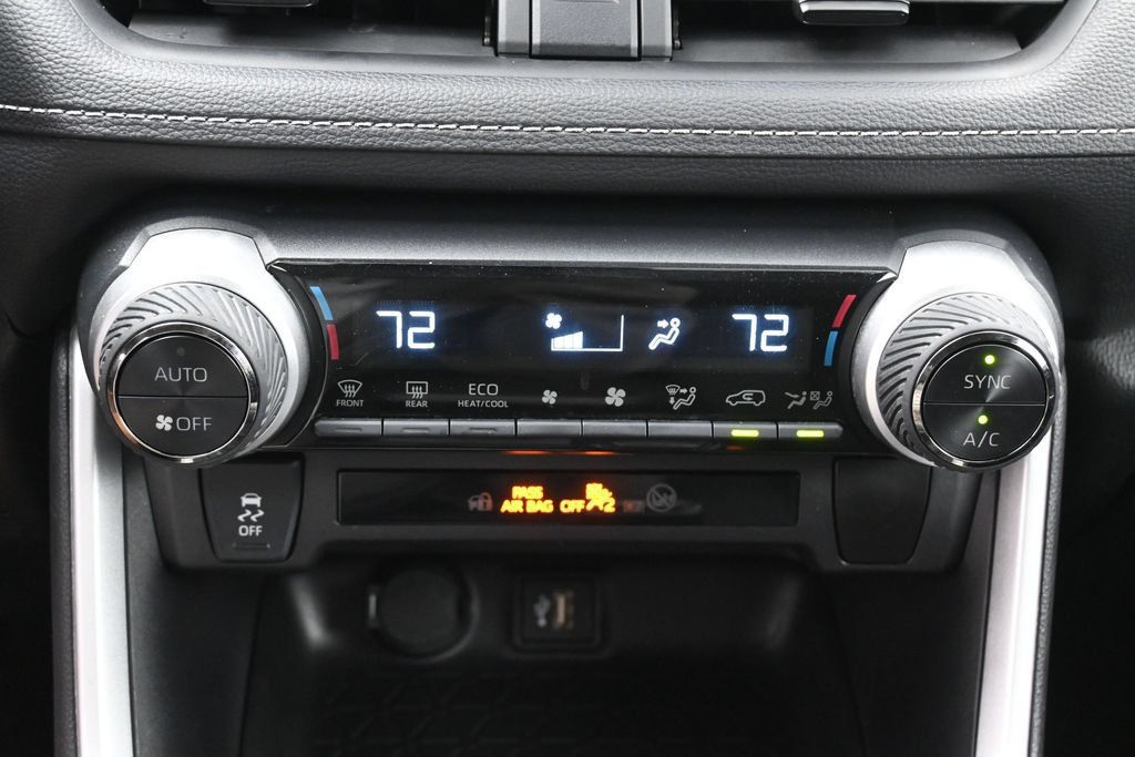 Used 2025 Toyota RAV4 LE AWD/4WD image 21
