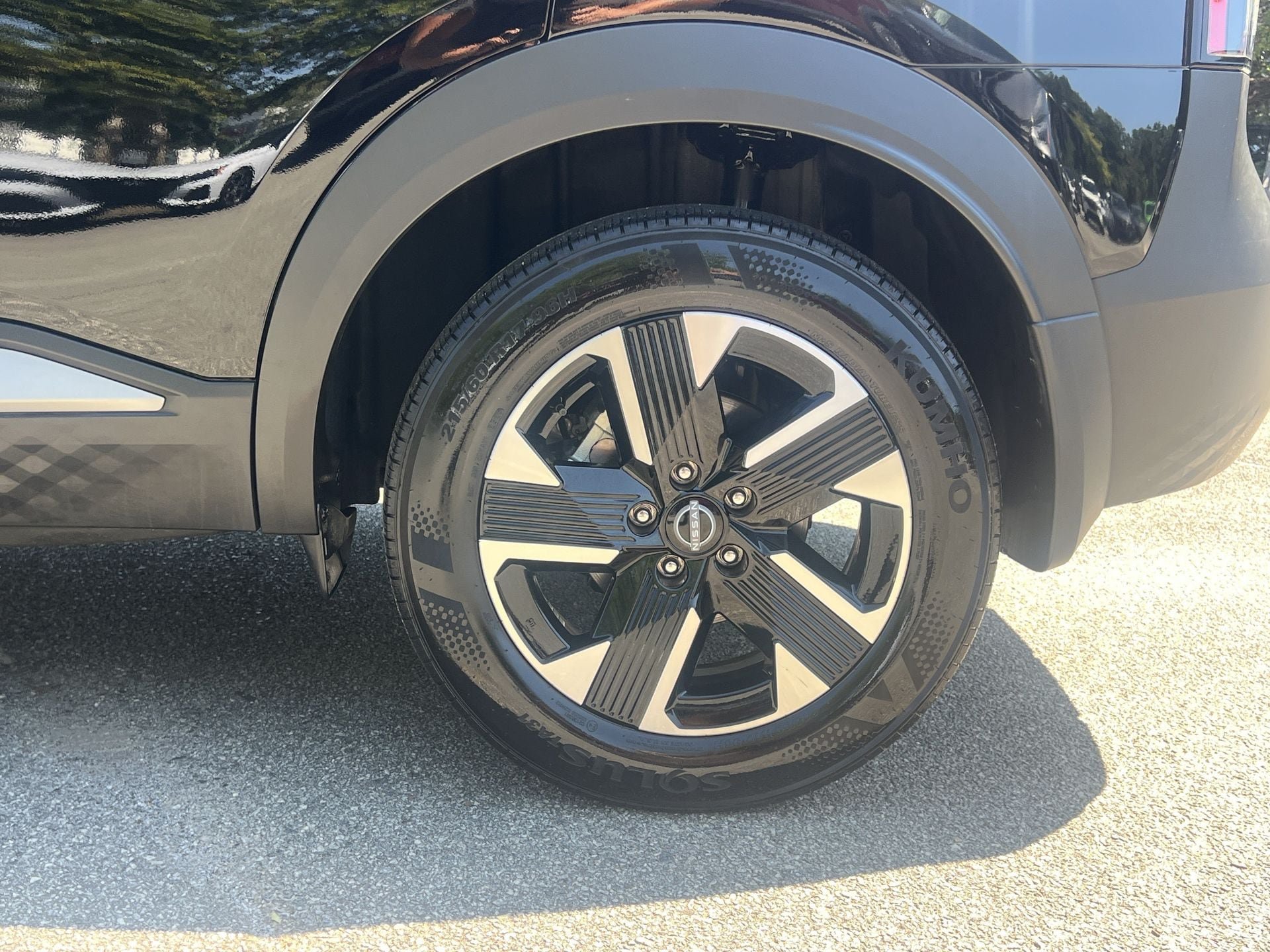 Used 2026 Nissan Kicks SR AWD/4WD image 29