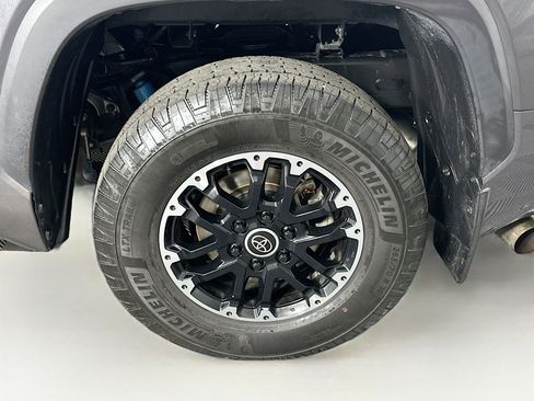 Used 2022 Toyota Tundra SR5 RWD image 11