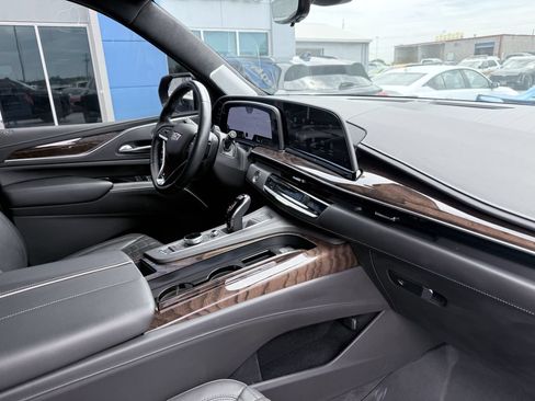 Used 2023 Cadillac Escalade Sport Platinum w/ LPO, ONYX Package AWD/4WD image 14