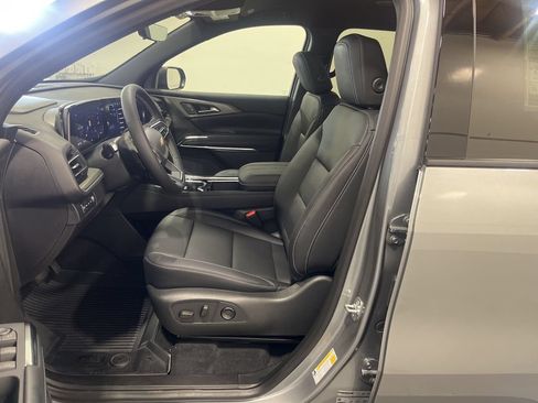 New 2026 Chevrolet Traverse LT w/ Driver Confidence Package AWD/4WD image 31