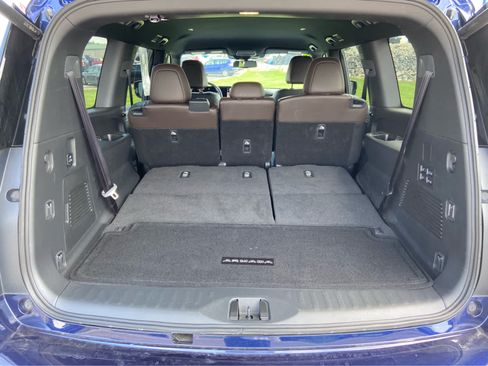Used 2025 Nissan Armada SL AWD/4WD image 8