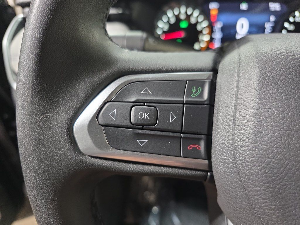 Used 2024 Jeep Compass Latitude AWD/4WD image 16
