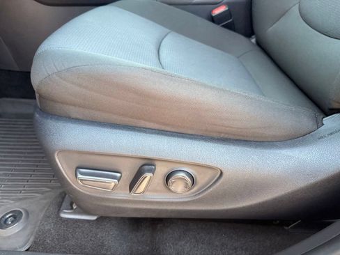 Used 2025 Toyota RAV4 XLE AWD/4WD image 25