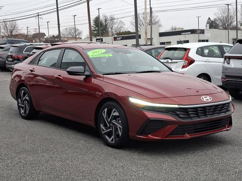 Certified 2025 Hyundai Elantra Sport image 3