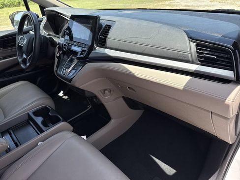 Used 2023 Honda Odyssey Touring image 29