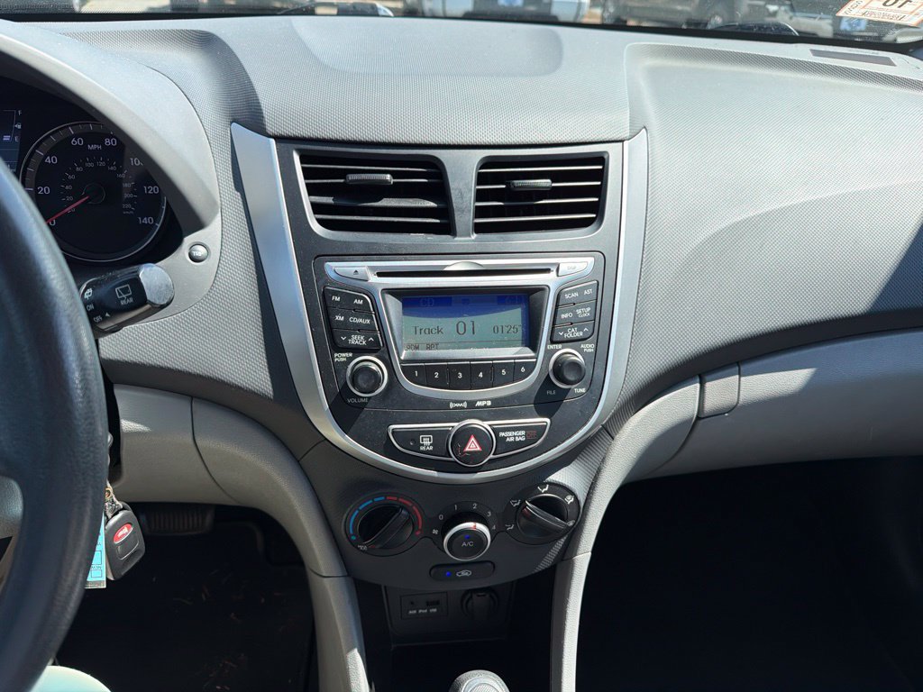 Used 2013 Hyundai Accent GS FWD image 2
