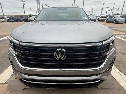 Used 2024 Volkswagen Atlas SEL Premium R-Line AWD/4WD image 3