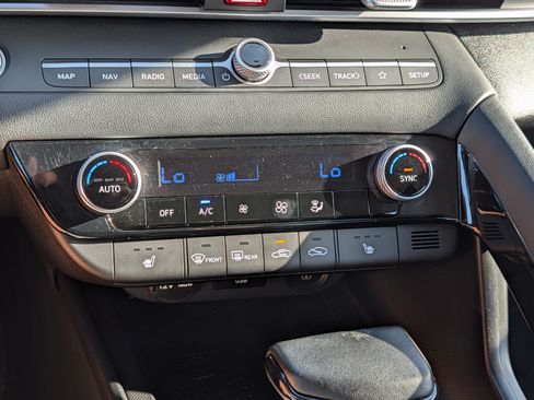 Certified 2023 Hyundai Elantra SEL w/ Convenience Package FWD image 23