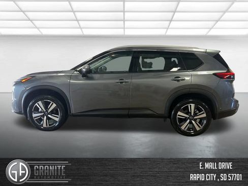 Used 2026 Nissan Rogue SL AWD/4WD image 2