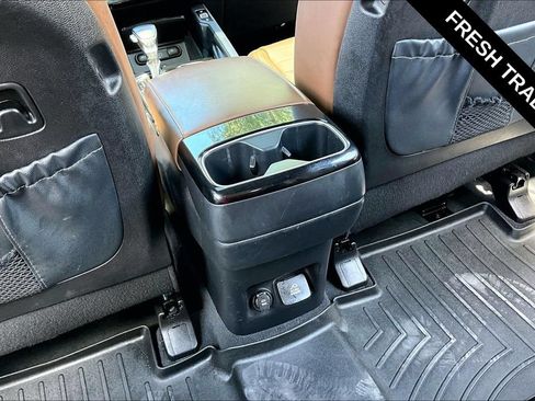 Used 2022 Kia Telluride SX w/ SX Prestige Package AWD/4WD image 12