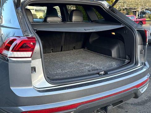 Used 2023 Volkswagen Atlas Cross Sport SE w/ Panoramic Sunroof Package image 10