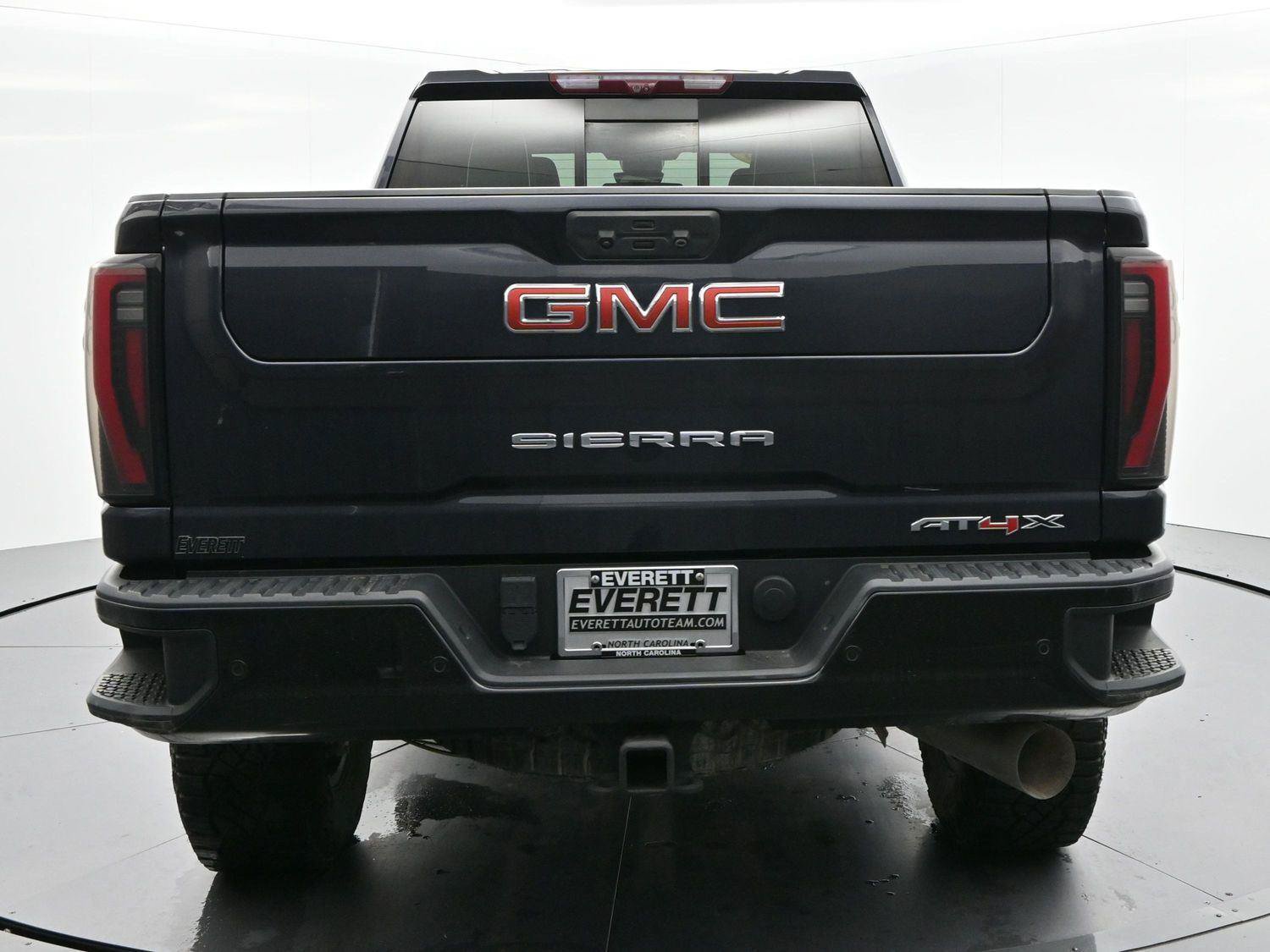 Used 2024 GMC Sierra 2500 AT4X AWD/4WD image 6