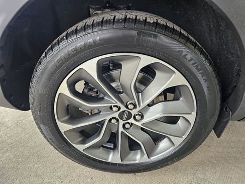 Used 2022 Lincoln Nautilus Reserve image 10