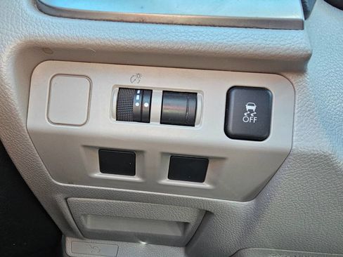 Used 2017 Subaru Forester 2.5i Premium w/ All-Weather Package image 23