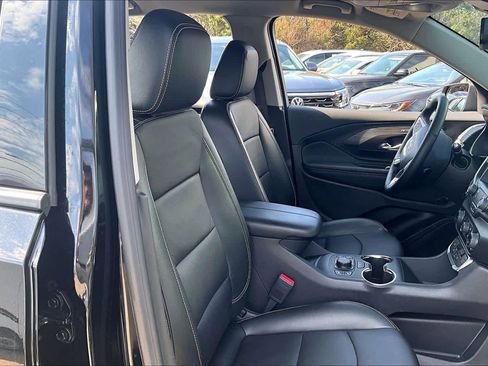 Used 2024 GMC Terrain SLT w/ Tech Package image 9