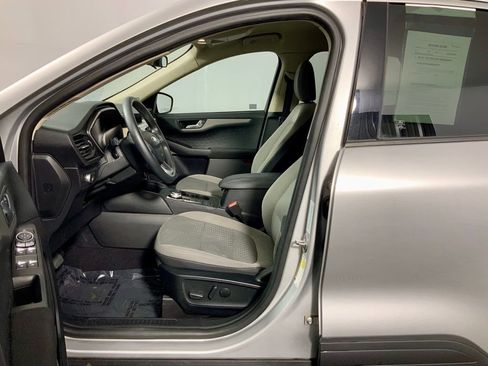 Used 2020 Ford Escape SE image 19
