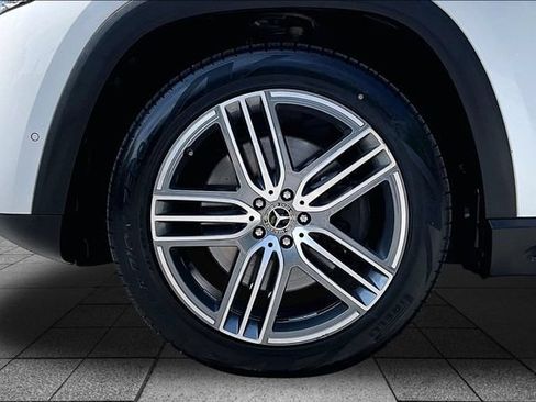 Certified 2024 Mercedes-Benz GLS 450 4MATIC image 38