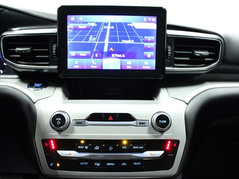 Used 2023 Ford Explorer XLT w/ Equipment Group 202A image 23