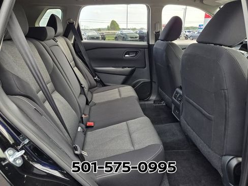 Used 2025 Nissan Rogue SV FWD image 17