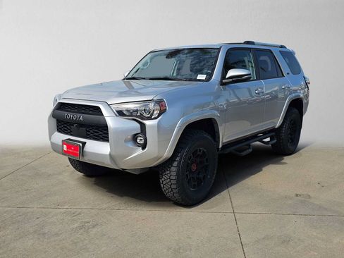 Used 2023 Toyota 4Runner SR5 Premium w/ Moonroof Package RWD image 7