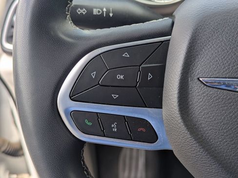 Used 2022 Chrysler Voyager LX FWD image 23