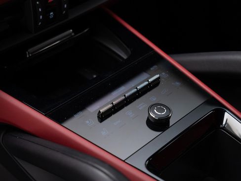 Certified 2024 Porsche Cayenne Turbo GT image 27