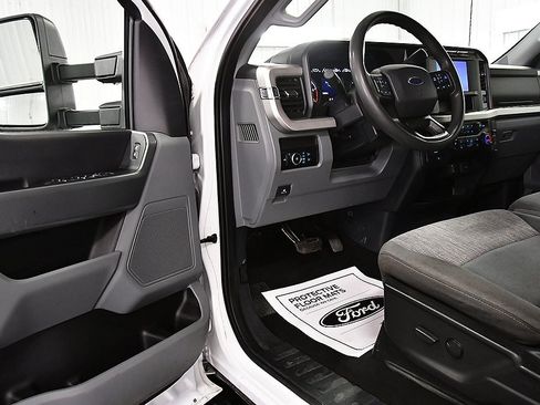 Used 2024 Ford F350 XLT image 18