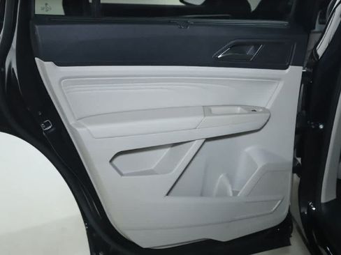 Certified 2023 Volkswagen Atlas SEL AWD/4WD image 13
