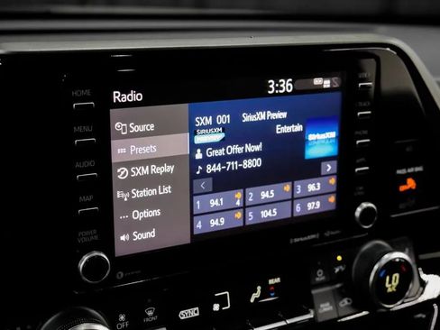 Used 2021 Toyota Highlander XLE FWD image 35
