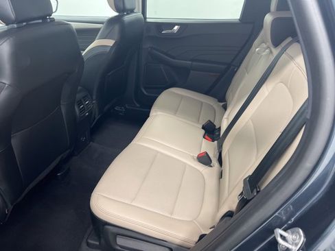 Used 2022 Ford Escape SEL w/ Technology Package image 11