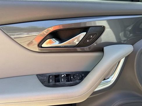 Used 2020 Chevrolet Blazer LT FWD image 25