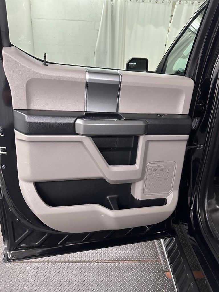 Used 2017 Ford F150 XLT w/ Equipment Group 302A Luxury AWD/4WD image 23