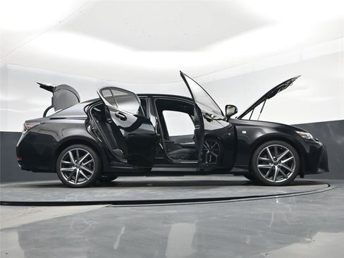 Used 2017 Lexus GS 200t F Sport image 29