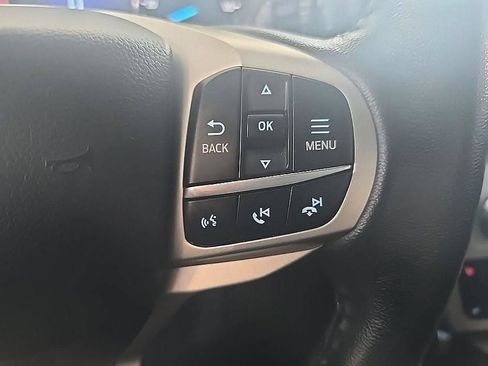 Used 2021 Ford Explorer XLT w/ Equipment Group 202A AWD/4WD image 18