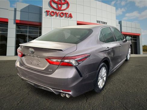 Used 2024 Toyota Camry SE FWD image 2