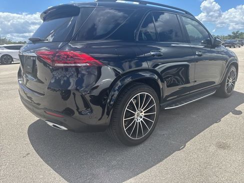 Used 2023 Mercedes-Benz GLE 350 w/ AMG Line Exterior image 2
