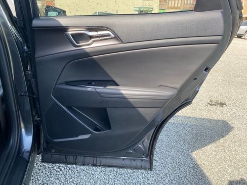 Used 2023 Kia Sportage EX image 19