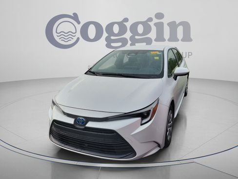 Used 2024 Toyota Corolla LE FWD image 8