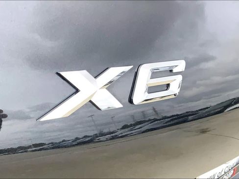 Used 2026 BMW X6 xDrive40i w/ Climate Comfort Package image 31