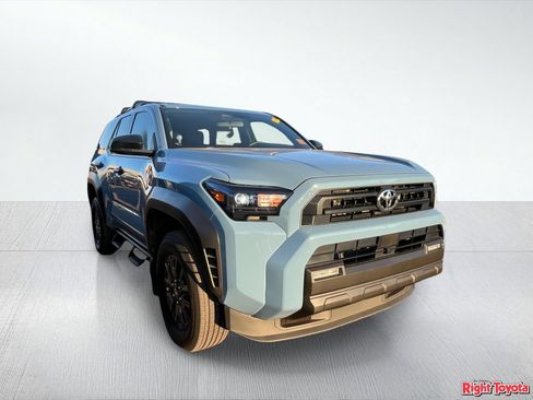 Used 2026 Toyota 4Runner SR5 AWD/4WD image 5
