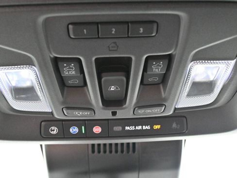 Used 2024 GMC Sierra 2500 AT4 w/ Technology Package AWD/4WD image 27