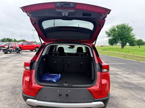 New 2026 Chevrolet TrailBlazer LT w/ LT Cold Weather Package FWD image 8