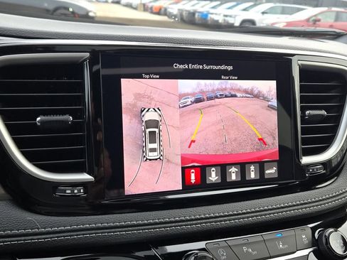 New 2026 Chrysler Pacifica Select AWD/4WD image 30