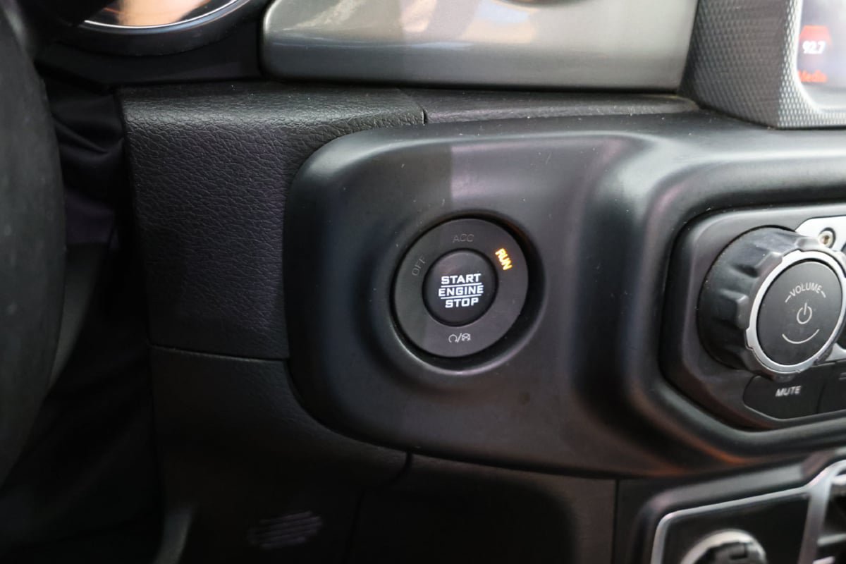 Used 2022 Jeep Gladiator Overland AWD/4WD image 17
