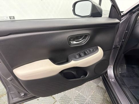 Used 2025 Honda HR-V LX image 10