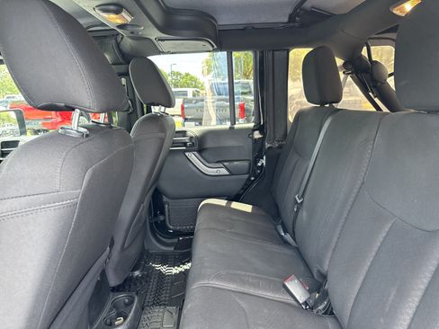 Used 2018 Jeep Wrangler Unlimited Sport S AWD/4WD image 22