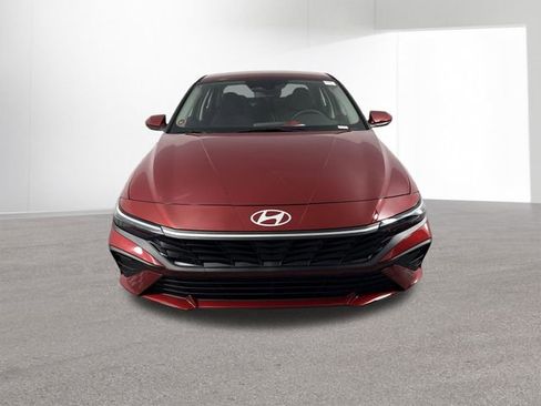 Used 2025 Hyundai Elantra Sport FWD image 6