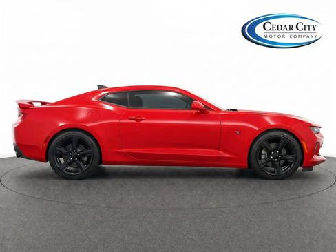 Used 2018 Chevrolet Camaro LT RWD image 8